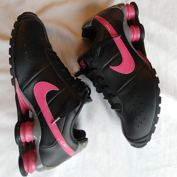Nike Shoes - Nike Women's Shox II Running Sneakers